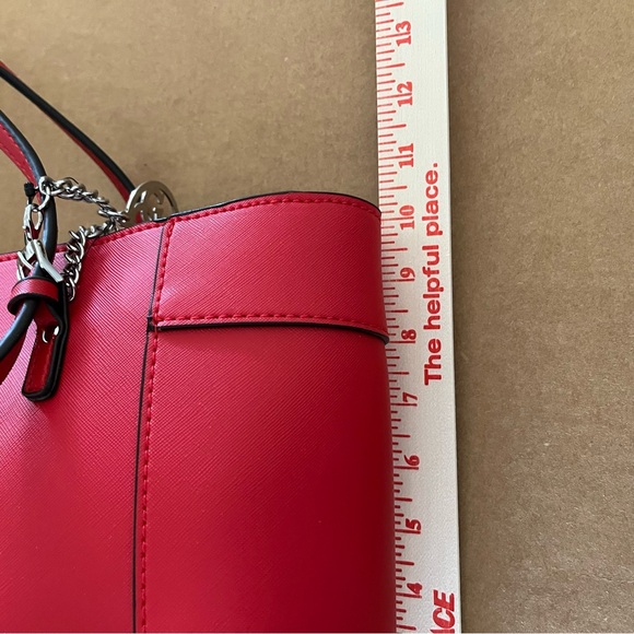 NWOT Guess Delaney Red with Black Trim Medium Classic Tote Bag - Picture 8 of 10